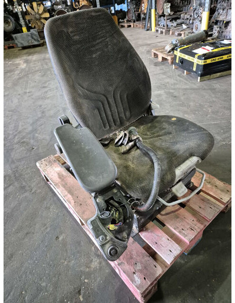 Liebherr Seating - Sedaček: obrázek 3 Liebherr Seating - Sedaček: obrázek 3