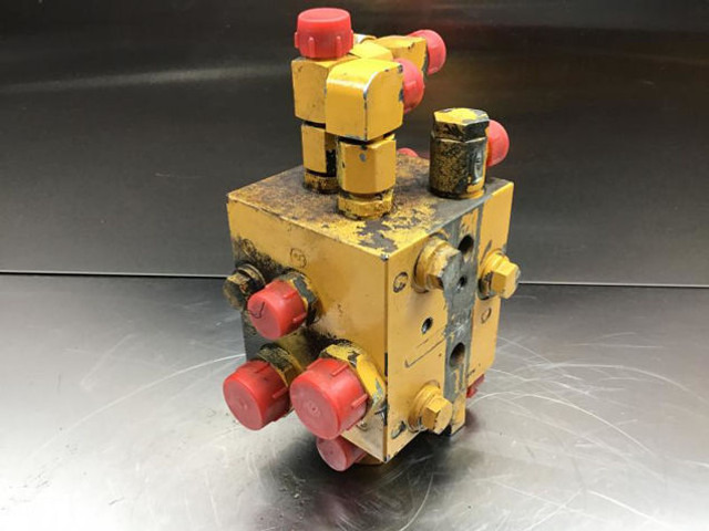 Liebherr Valve Distribution Block - Hydraulika: obrázek 4 Liebherr Valve Distribution Block - Hydraulika: obrázek 4