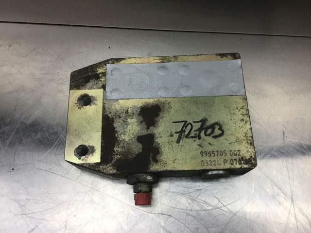 Liebherr Valve Distribution Block - Hydraulika: obrázek 2 Liebherr Valve Distribution Block - Hydraulika: obrázek 2