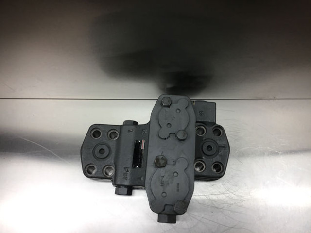 Rexroth Shuttle Valve Block - Motor a díly: obrázek 1 Rexroth Shuttle Valve Block - Motor a díly: obrázek 1