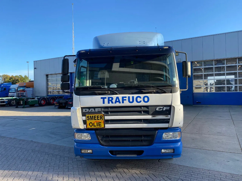 DAF CF 75.310 / Manual / 16000 LT / 5 Compartments / ADR / Euro 3 - Cisternové vozidlo: obrázek 2 DAF CF 75.310 / Manual / 16000 LT / 5 Compartments / ADR / Euro 3 - Cisternové vozidlo: obrázek 2