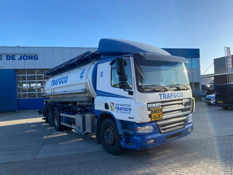 DAF CF 75.310 / Manual / 16000 LT / 5 Compartments / ADR / Euro 3 - Cisternové vozidlo: obrázek 3 DAF CF 75.310 / Manual / 16000 LT / 5 Compartments / ADR / Euro 3 - Cisternové vozidlo: obrázek 3