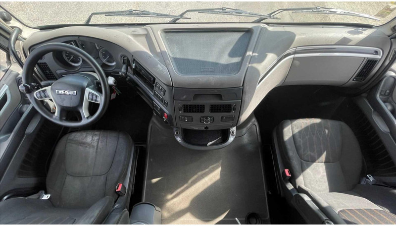 Tahač DAF XF 530 Retarder+ Kipperhydrauliek+ koelkast: obrázek 14 Tahač DAF XF 530 Retarder+ Kipperhydrauliek+ koelkast: obrázek 14