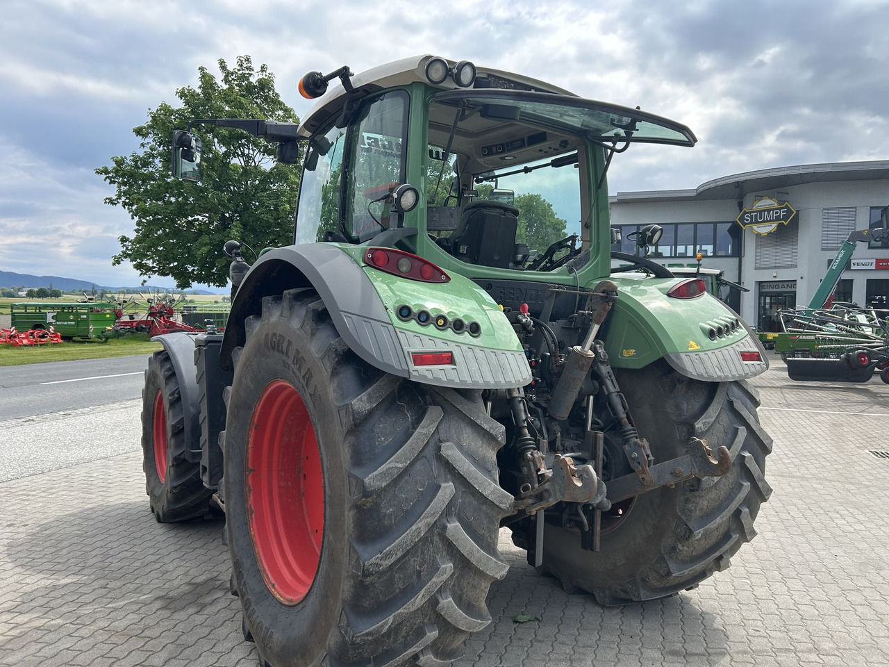 Fendt 724 Vario - Traktor: obrázek 4 Fendt 724 Vario - Traktor: obrázek 4