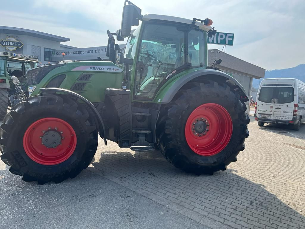Fendt 724 Vario - Traktor: obrázek 4 Fendt 724 Vario - Traktor: obrázek 4