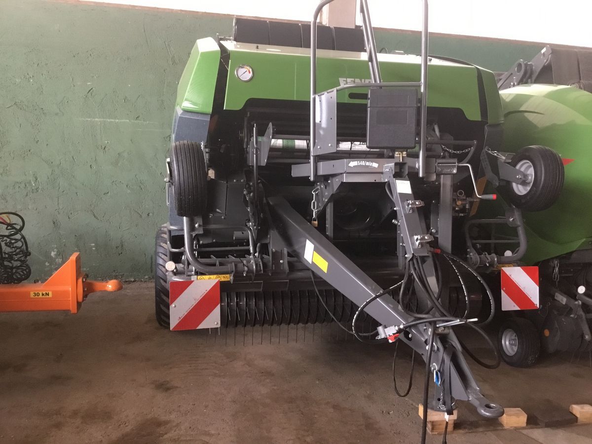 Fendt Rotana 160 V - Lis na válcové balíky: obrázek 4 Fendt Rotana 160 V - Lis na válcové balíky: obrázek 4