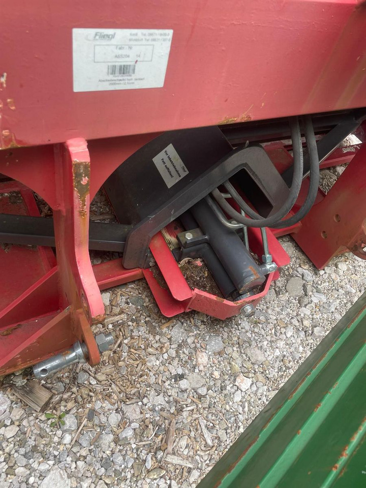 Fliegl Fliegl - Lžíce pro Traktor: obrázek 5 Fliegl Fliegl - Lžíce pro Traktor: obrázek 5