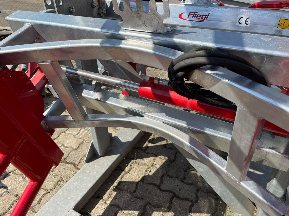 Fliegl Profi Combi - Čelisti na balíky pro Zemědělská technika: obrázek 3 Fliegl Profi Combi - Čelisti na balíky pro Zemědělská technika: obrázek 3