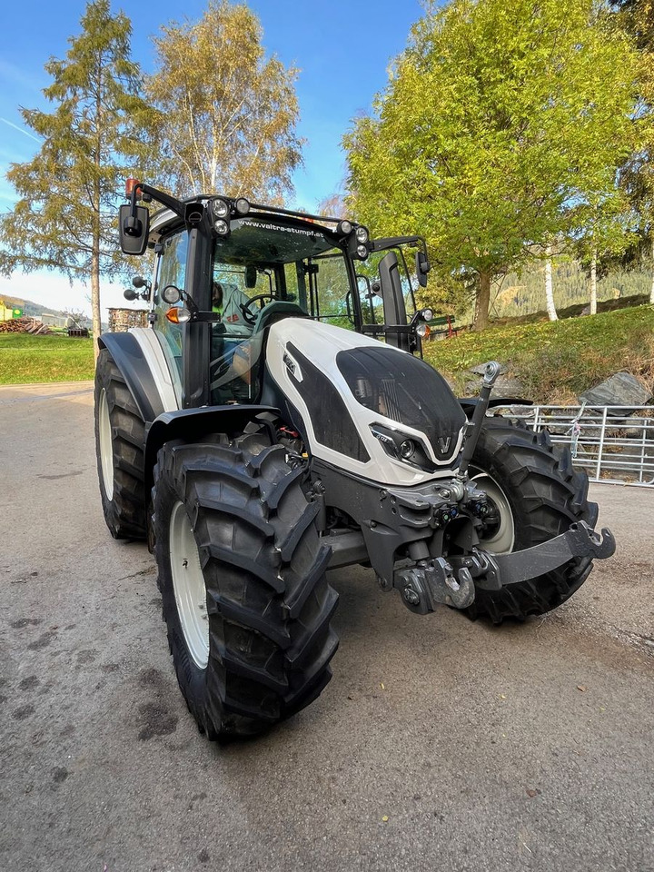 Valtra G135 VERSU - Traktor: obrázek 1 Valtra G135 VERSU - Traktor: obrázek 1