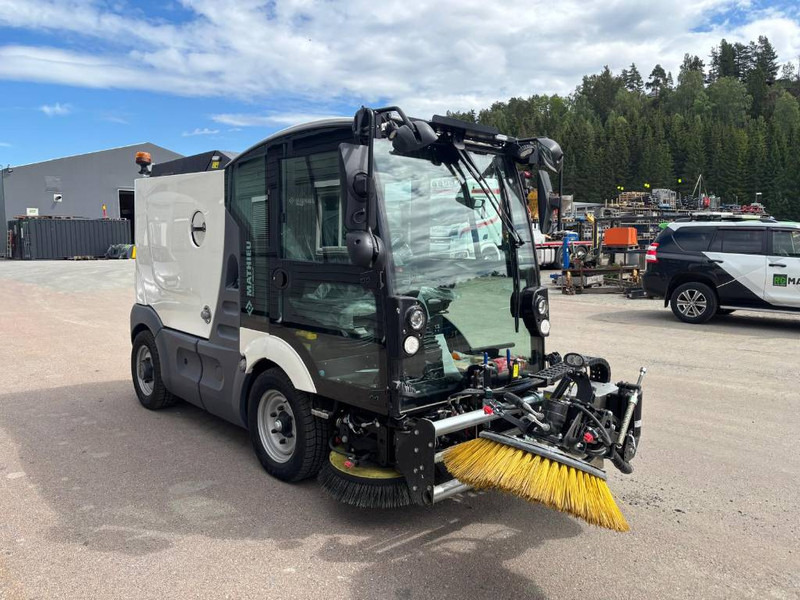 Mathieu MS-210 Azura Flex Street Sweeper - Zametací vůz: obrázek 2 Mathieu MS-210 Azura Flex Street Sweeper - Zametací vůz: obrázek 2