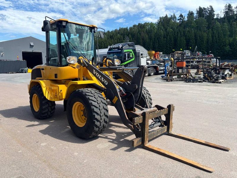 Volvo L 30 G - Kolový nakladač: obrázek 2 Volvo L 30 G - Kolový nakladač: obrázek 2