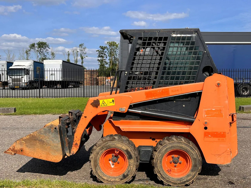 Bobcat S70 - Smykový nakladač: obrázek 2 Bobcat S70 - Smykový nakladač: obrázek 2
