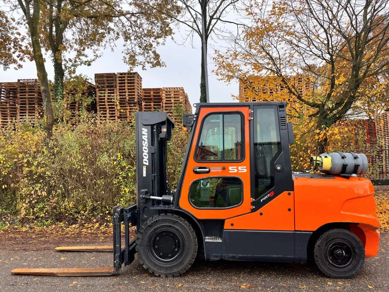 Doosan G55C-5 1593 HOURS - Plynový vysokozdvižný vozík: obrázek 2 Doosan G55C-5 1593 HOURS - Plynový vysokozdvižný vozík: obrázek 2