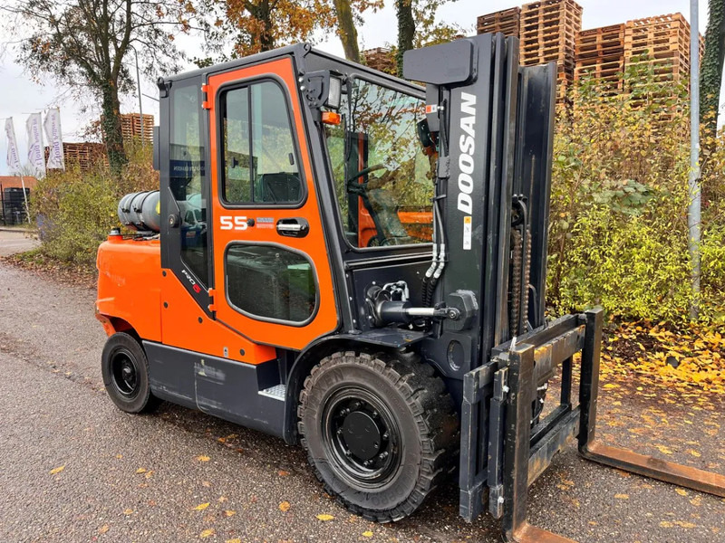 Doosan G55C-5 1593 HOURS - Plynový vysokozdvižný vozík: obrázek 5 Doosan G55C-5 1593 HOURS - Plynový vysokozdvižný vozík: obrázek 5
