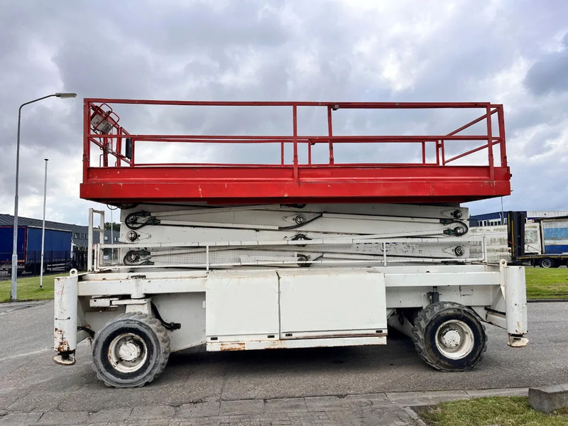 Holland lift COMBISTAR M-250DL27 4WD/P/N - Nůžková plošina: obrázek 2 Holland lift COMBISTAR M-250DL27 4WD/P/N - Nůžková plošina: obrázek 2