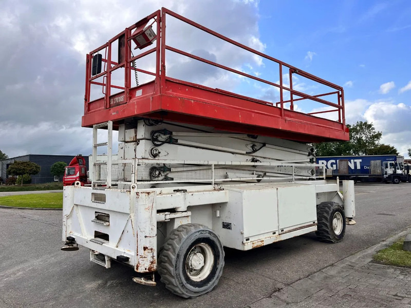 Holland lift COMBISTAR M-250DL27 4WD/P/N - Nůžková plošina: obrázek 3 Holland lift COMBISTAR M-250DL27 4WD/P/N - Nůžková plošina: obrázek 3