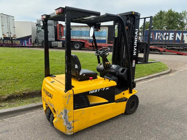 Hyundai 18BT-7 - Elektrický vysokozdvižný vozík: obrázek 4 Hyundai 18BT-7 - Elektrický vysokozdvižný vozík: obrázek 4