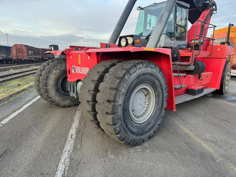 Kalmar DRF450-65S5 - Reach stacker: obrázek 4 Kalmar DRF450-65S5 - Reach stacker: obrázek 4