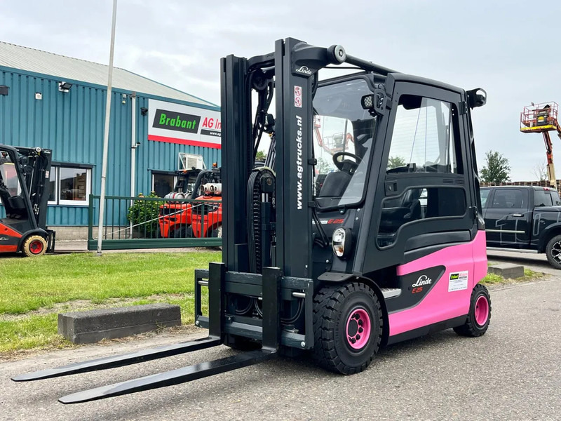 Linde E25L-01 - Elektrický vysokozdvižný vozík: obrázek 4 Linde E25L-01 - Elektrický vysokozdvižný vozík: obrázek 4