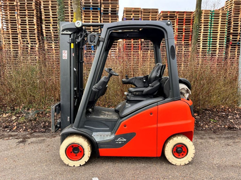 Linde H18T-01 - Plynový vysokozdvižný vozík: obrázek 2 Linde H18T-01 - Plynový vysokozdvižný vozík: obrázek 2