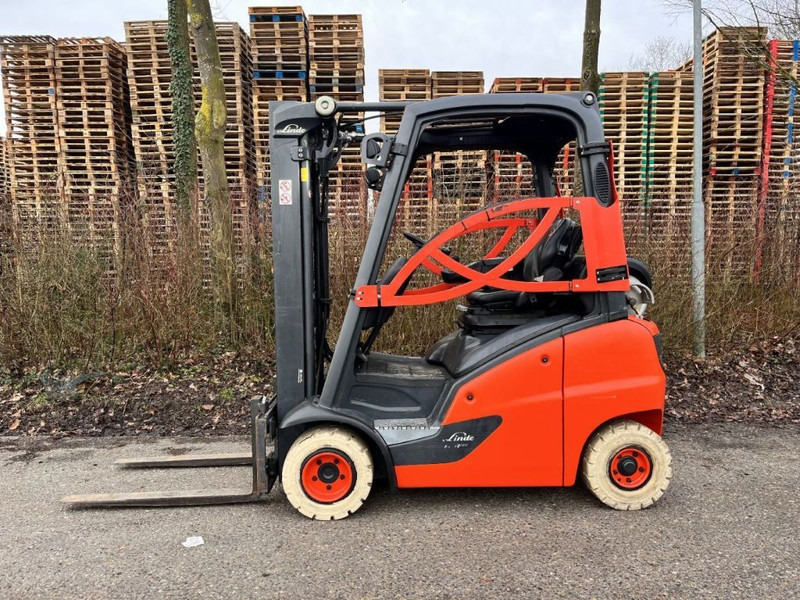 Linde H18T-01 - Plynový vysokozdvižný vozík: obrázek 2 Linde H18T-01 - Plynový vysokozdvižný vozík: obrázek 2