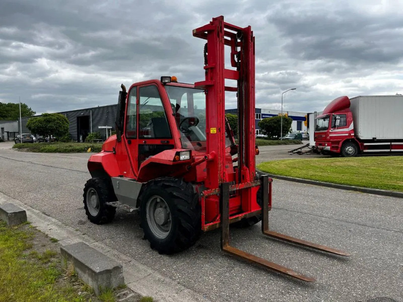 Manitou M30-4 4X4 - Vysokozdvižný vozík terénní: obrázek 4 Manitou M30-4 4X4 - Vysokozdvižný vozík terénní: obrázek 4