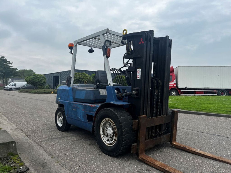 Mitsubishi FD40 - Dieselový vysokozdvižný vozík: obrázek 3 Mitsubishi FD40 - Dieselový vysokozdvižný vozík: obrázek 3