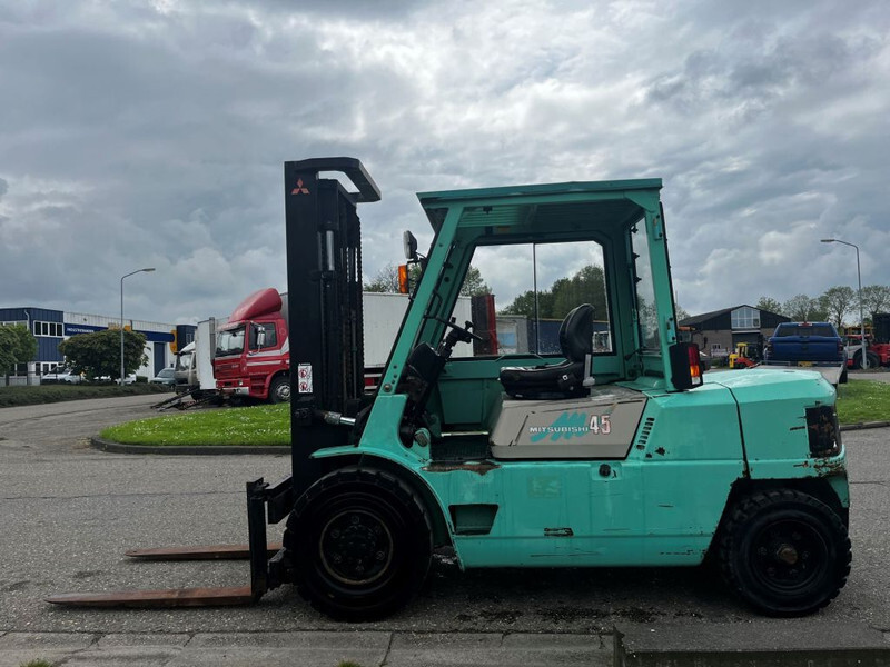 Mitsubishi FD45 - Dieselový vysokozdvižný vozík: obrázek 3 Mitsubishi FD45 - Dieselový vysokozdvižný vozík: obrázek 3