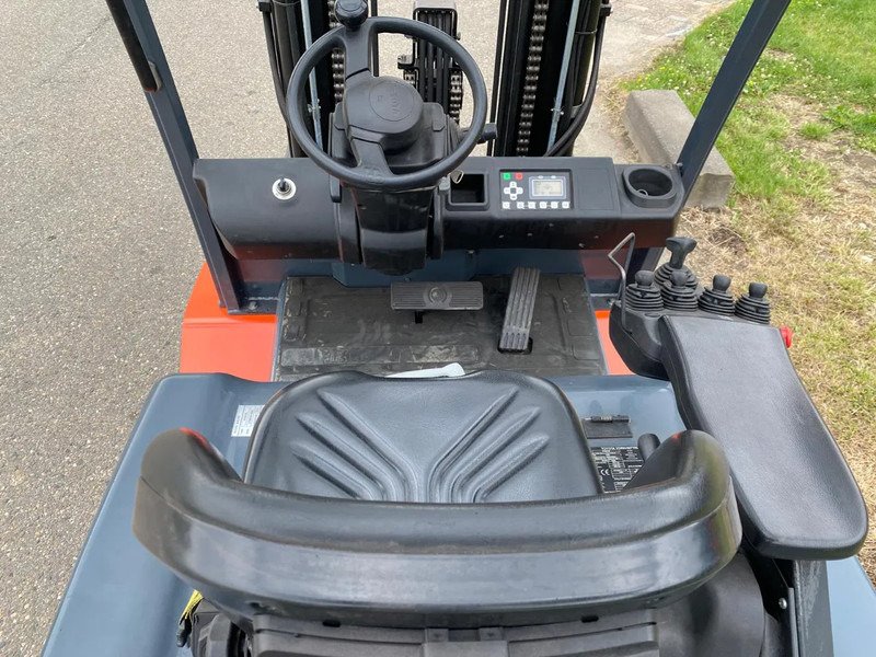 Toyota 8FBMT40 - Elektrický vysokozdvižný vozík: obrázek 5 Toyota 8FBMT40 - Elektrický vysokozdvižný vozík: obrázek 5