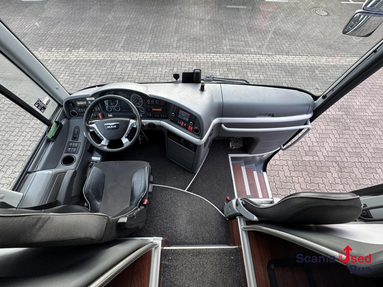 MAN Lion's Coach R08 13.8m 100 Years Edition - Turistický autobus: obrázek 4 MAN Lion's Coach R08 13.8m 100 Years Edition - Turistický autobus: obrázek 4