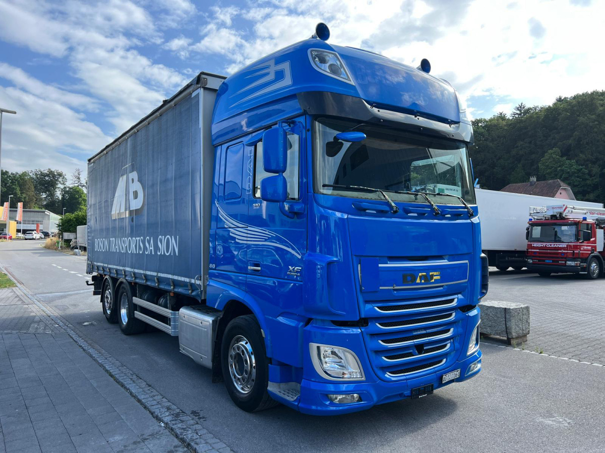 DAF XF510 6x2 - Plachtový nákladní auto: obrázek 3 DAF XF510 6x2 - Plachtový nákladní auto: obrázek 3