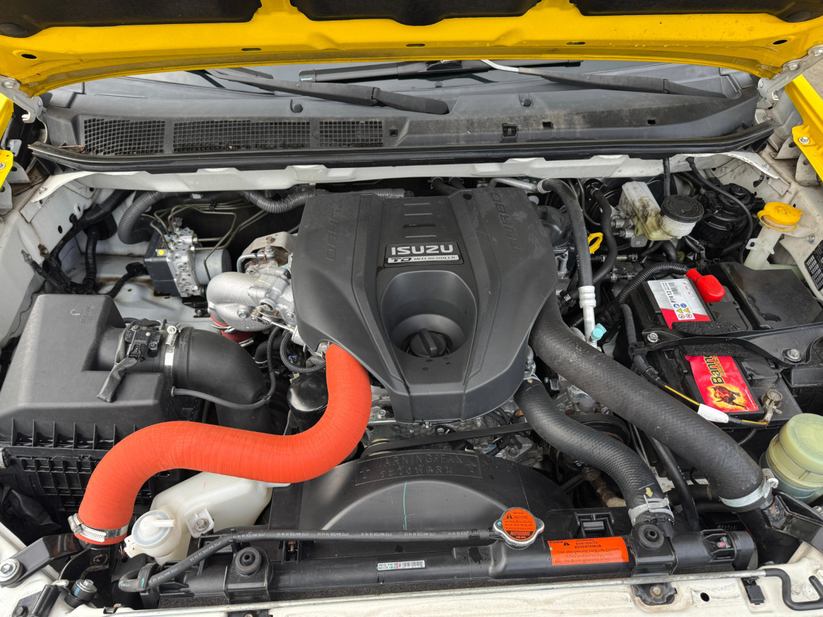 Pick-up ISUZU ATF S86 2.5Diesel 4x4: obrázek 14 Pick-up ISUZU ATF S86 2.5Diesel 4x4: obrázek 14