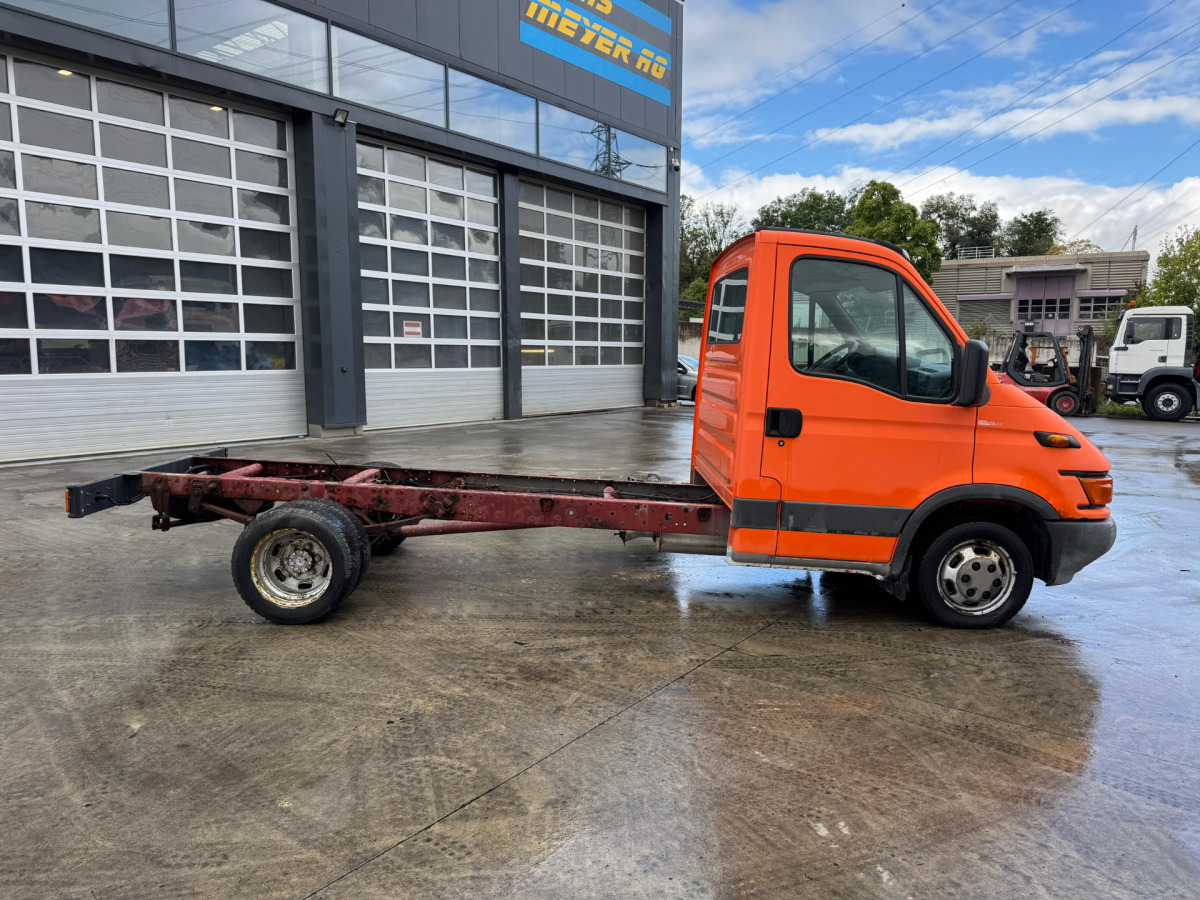 IVECO 35C12 4x2 - Podvozek s kabinou: obrázek 3 IVECO 35C12 4x2 - Podvozek s kabinou: obrázek 3