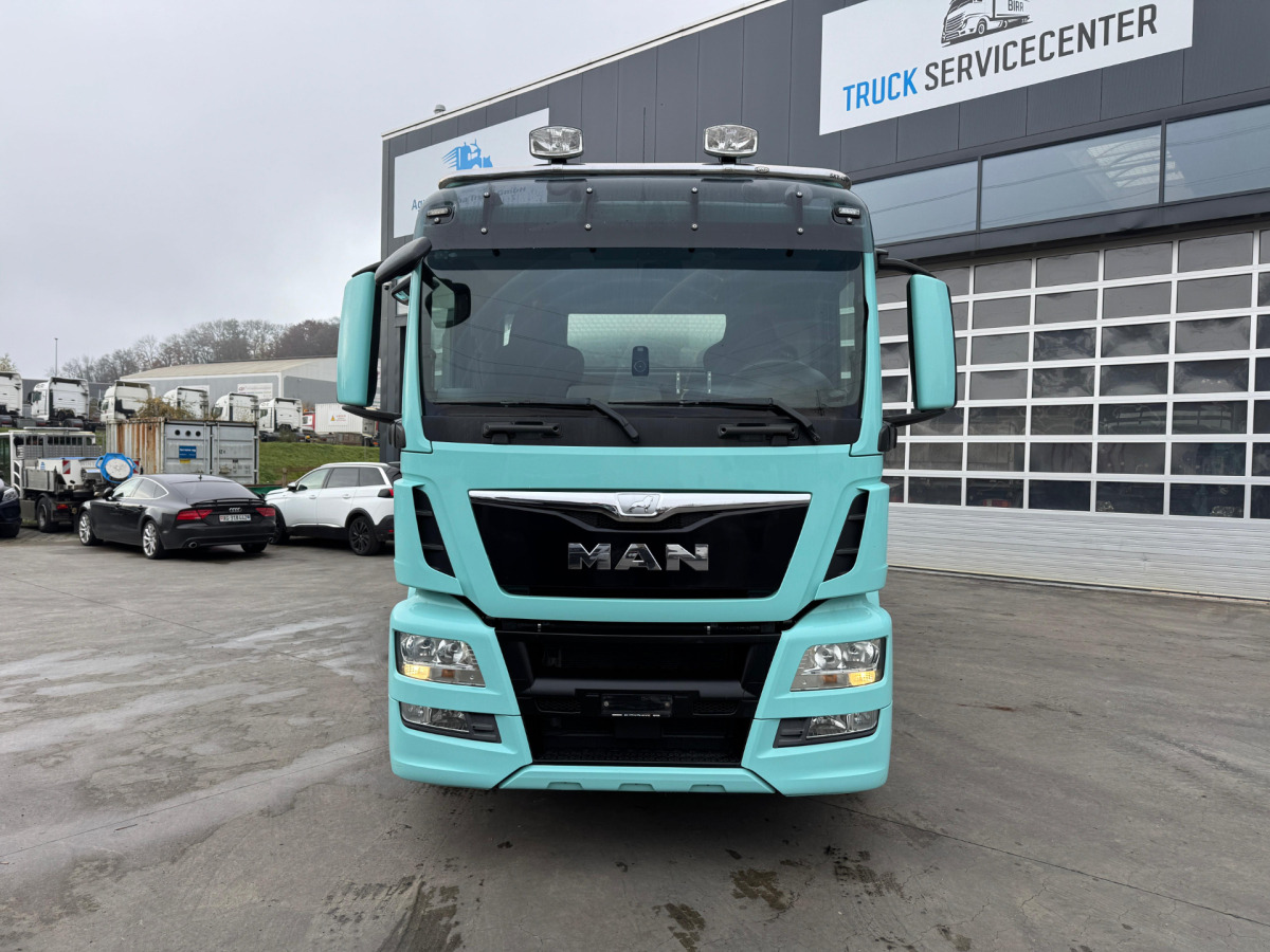 MAN TGS 26.440 6x2 Isoliert Milchtank 3 Kammern - Cisternové vozidlo: obrázek 2 MAN TGS 26.440 6x2 Isoliert Milchtank 3 Kammern - Cisternové vozidlo: obrázek 2