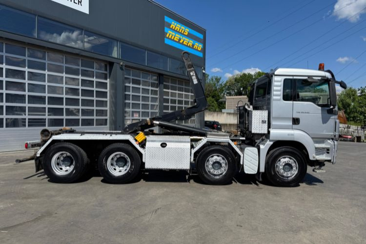 MAN TGS 35.440 8x4 Hiab 26T AHK - Hákový nosič kontejnerů: obrázek 4 MAN TGS 35.440 8x4 Hiab 26T AHK - Hákový nosič kontejnerů: obrázek 4