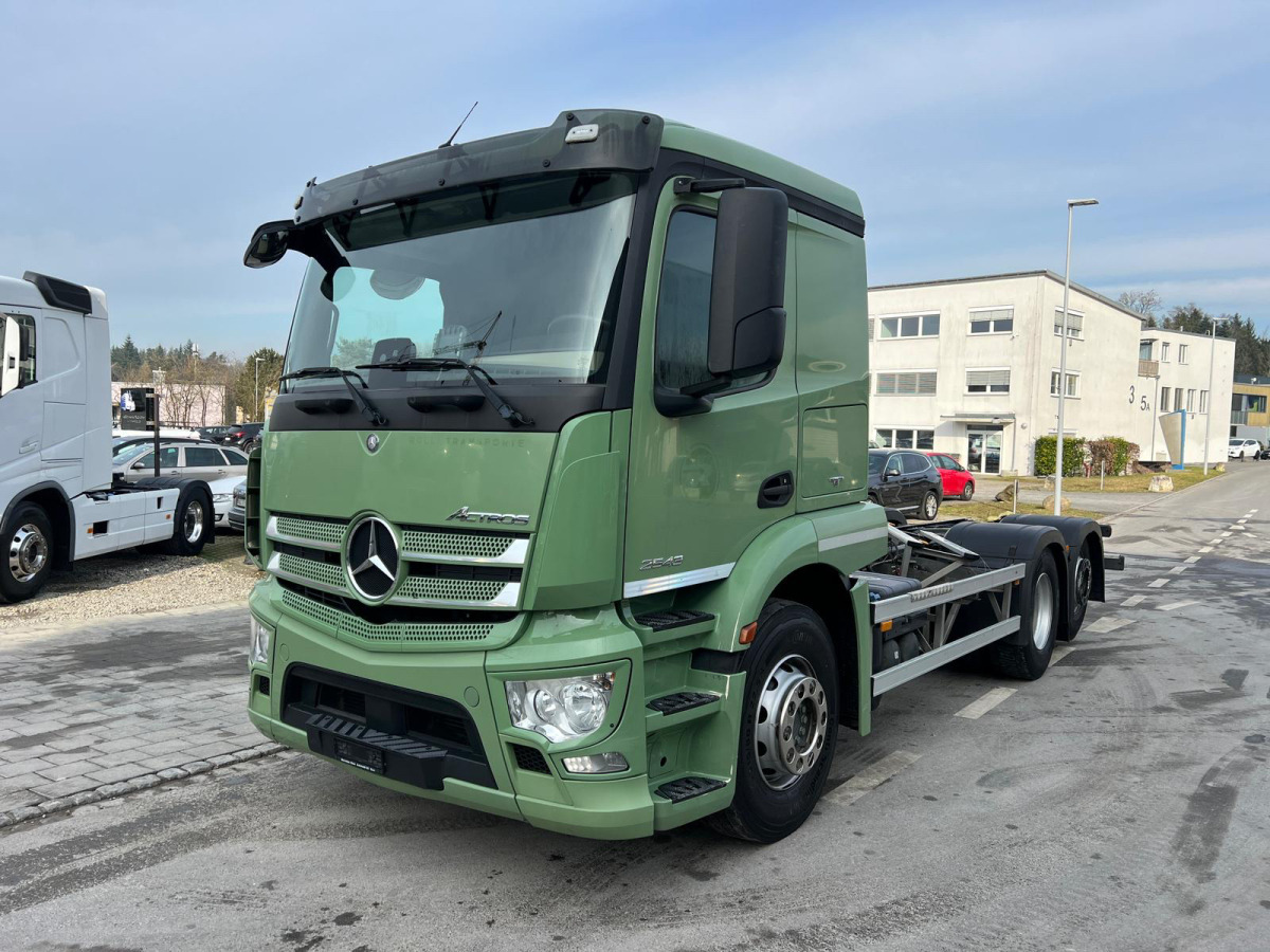 MERCEDES Actros 2543 6x2 - Podvozek s kabinou: obrázek 1 MERCEDES Actros 2543 6x2 - Podvozek s kabinou: obrázek 1