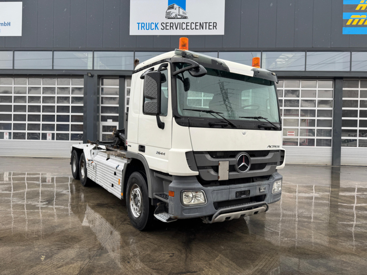 MERCEDES Actros 2644 6x4 Hiab - Hákový nosič kontejnerů: obrázek 2 MERCEDES Actros 2644 6x4 Hiab - Hákový nosič kontejnerů: obrázek 2
