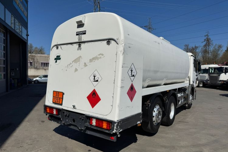 Mercedes-Benz Actros 2541 6x2 Schwarzmüller 21260L - Cisternové vozidlo: obrázek 5 Mercedes-Benz Actros 2541 6x2 Schwarzmüller 21260L - Cisternové vozidlo: obrázek 5
