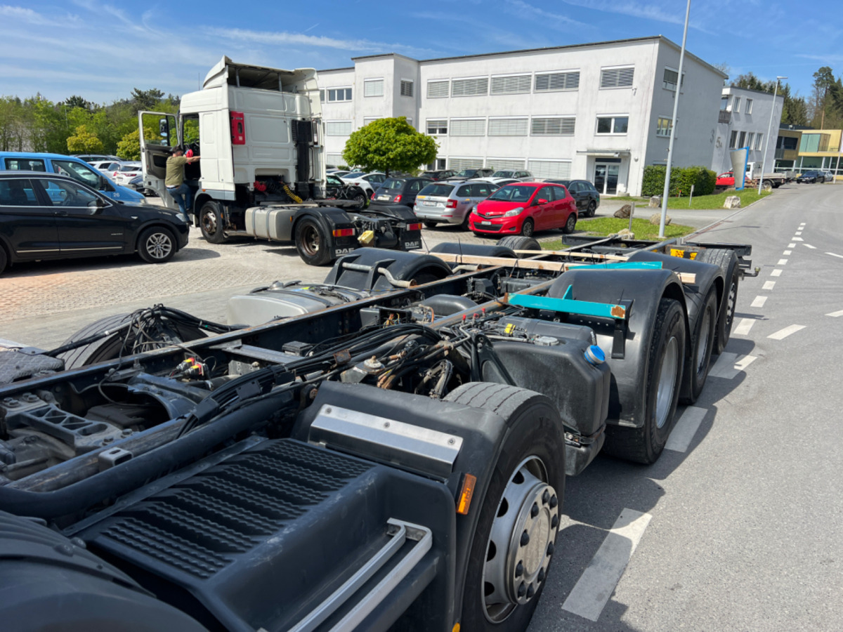 Podvozek s kabinou SCANIA P450 10x4: obrázek 9
