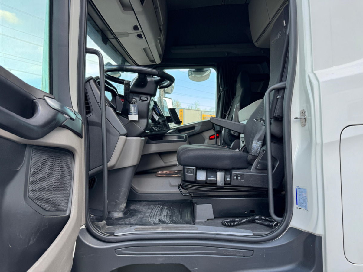 Skříňový nákladní auto SCANIA R450 4x2 Isotherm: obrázek 11