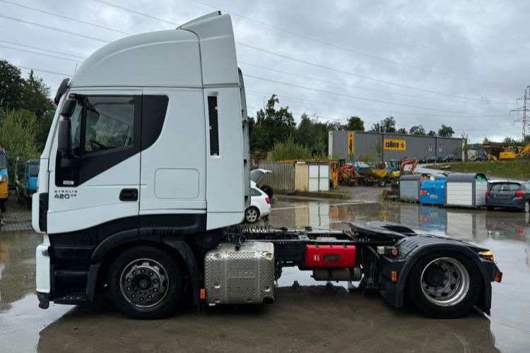 Tahač Iveco Stralis 420 Mega: obrázek 6