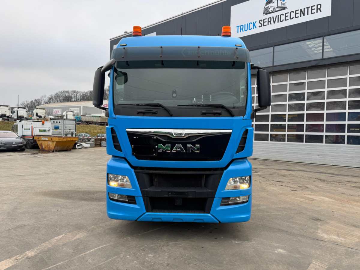 MAN TGX 33.520 6x4 - Tahač: obrázek 2 MAN TGX 33.520 6x4 - Tahač: obrázek 2