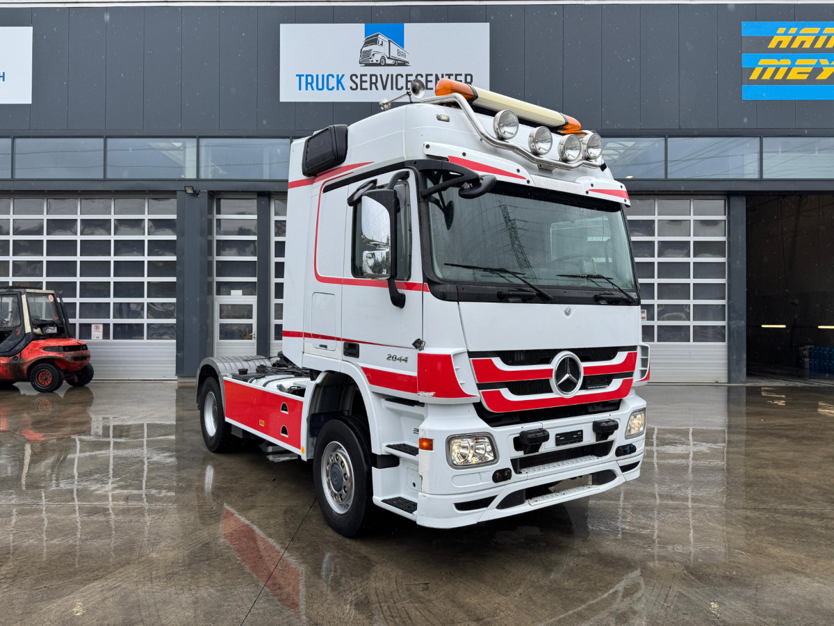 MERCEDES Actros 2044 4x4 - Tahač: obrázek 3 MERCEDES Actros 2044 4x4 - Tahač: obrázek 3