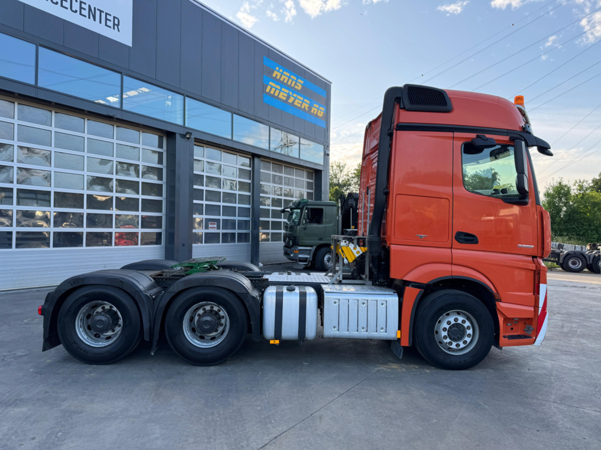 MERCEDES Actros 3358 6x4 120T - Tahač: obrázek 4 MERCEDES Actros 3358 6x4 120T - Tahač: obrázek 4