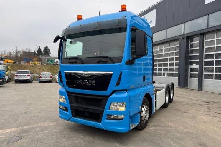 Volvo FH-420 4x2 Retarder MAN TGX 33.520 6x4 - Tahač: obrázek 1 Volvo FH-420 4x2 Retarder MAN TGX 33.520 6x4 - Tahač: obrázek 1