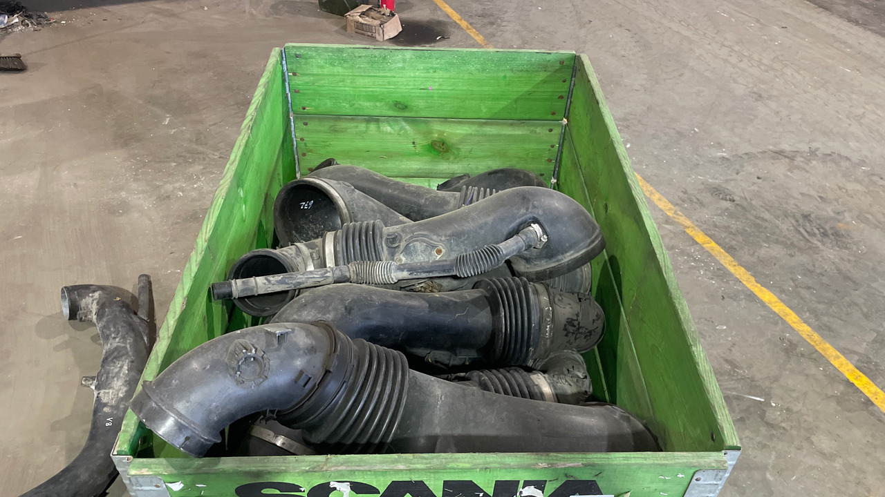 ASSORTED AIR INTAKES (BOX OF)  - Stavební zařízení: obrázek 2 ASSORTED AIR INTAKES (BOX OF)  - Stavební zařízení: obrázek 2