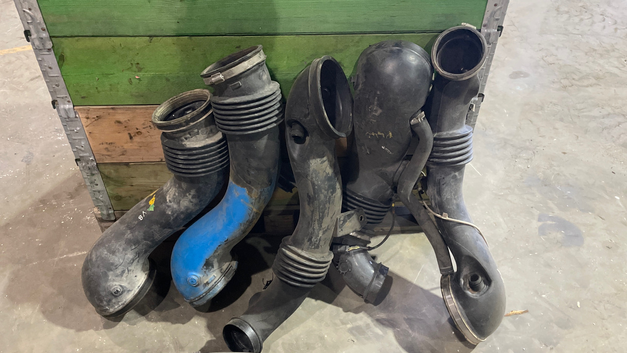 ASSORTED AIR INTAKES (BOX OF)  - Stavební zařízení: obrázek 4 ASSORTED AIR INTAKES (BOX OF)  - Stavební zařízení: obrázek 4