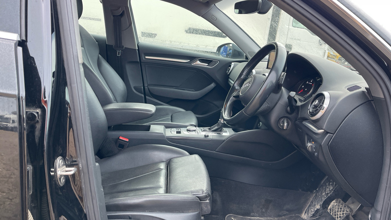 AUDI A3 2.0 35 TDI SPORT - Hatchback: obrázek 5 AUDI A3 2.0 35 TDI SPORT - Hatchback: obrázek 5