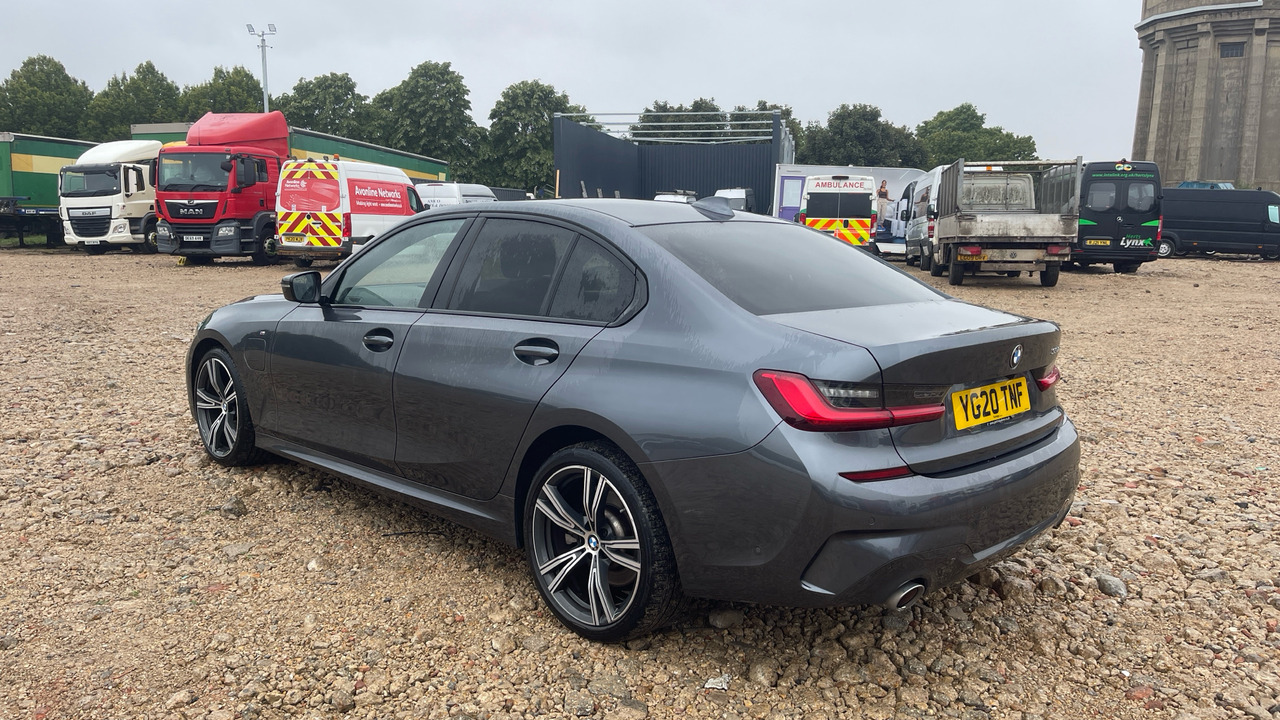 BMW 330e M - Sedan: obrázek 3 BMW 330e M - Sedan: obrázek 3
