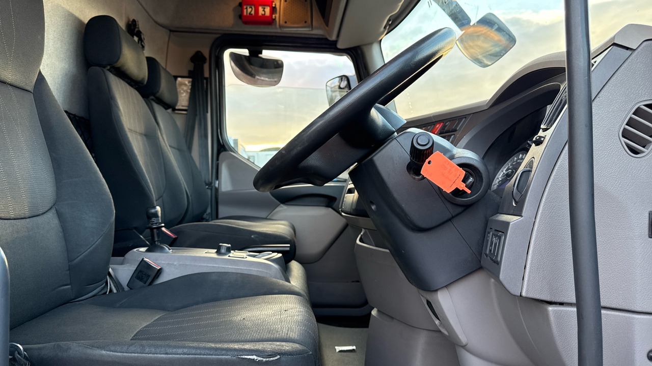 DAF LF 180 - Plachtový nákladní auto: obrázek 5 DAF LF 180 - Plachtový nákladní auto: obrázek 5